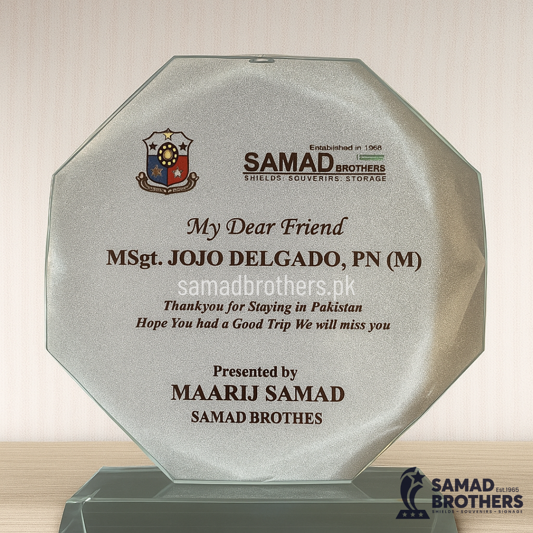 1 Luxurious Crystal Shield – Premium Glass Award for Elite Recognition